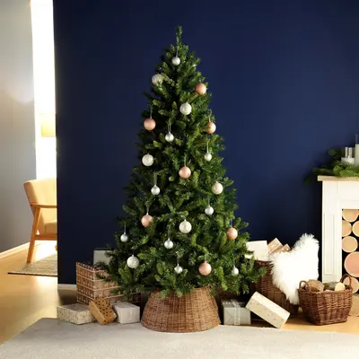 Festive Green Heartwood Spruce Tree Pre Lit 5ft - image 3